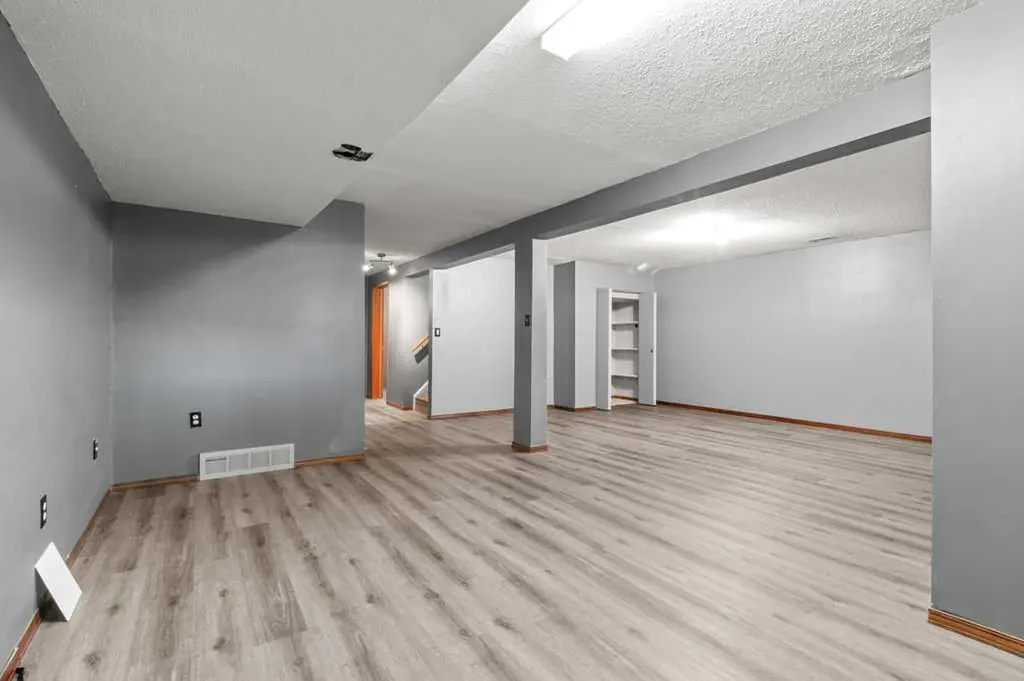 56 Elder Street Red Deer AB T4R 2C6