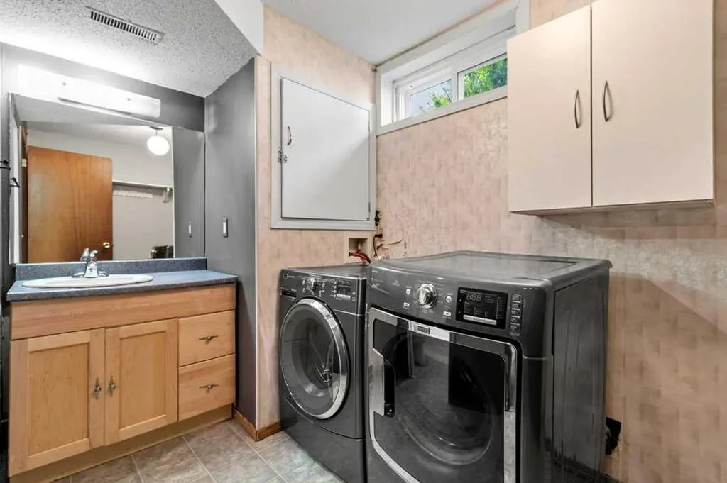 56 Elder Street Red Deer AB T4R 2C6