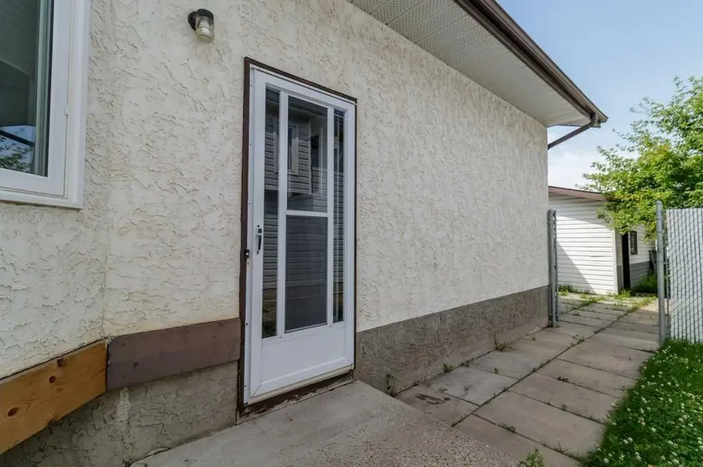 56 Elder Street Red Deer AB T4R 2C6