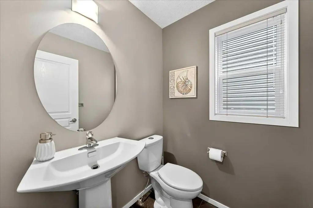 30 Copperstone Green SE Calgary AB T2Z0R8