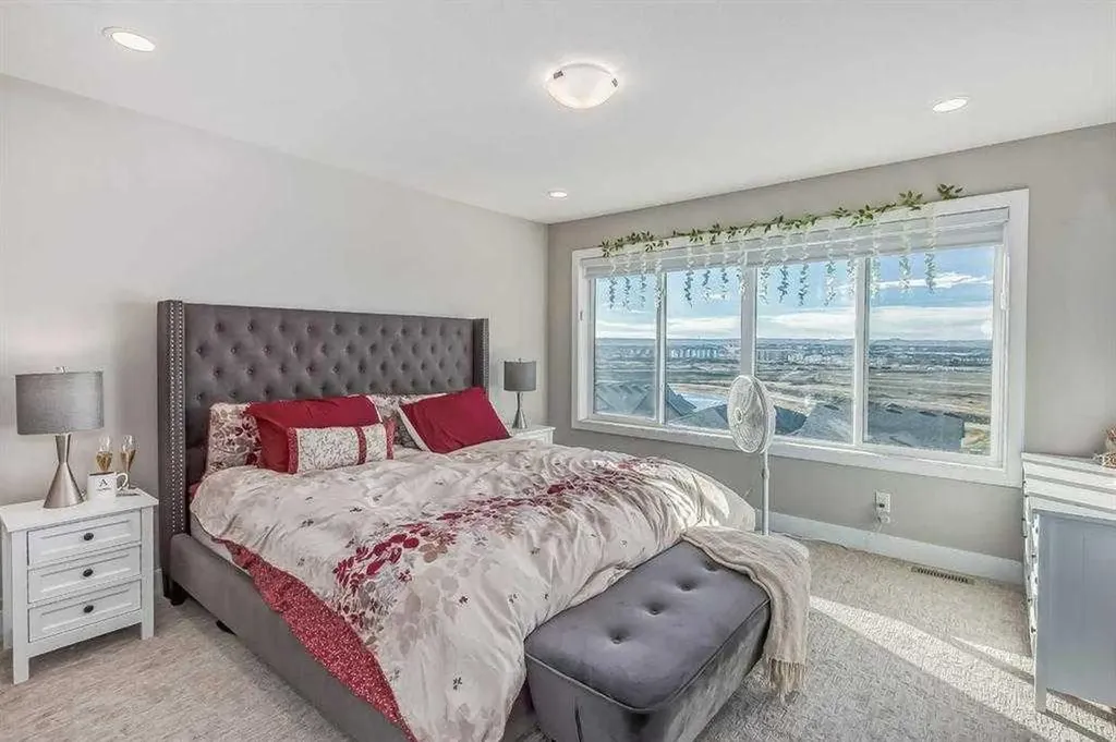 155 Lucas Terrace NW Calgary AB T3P 1X3