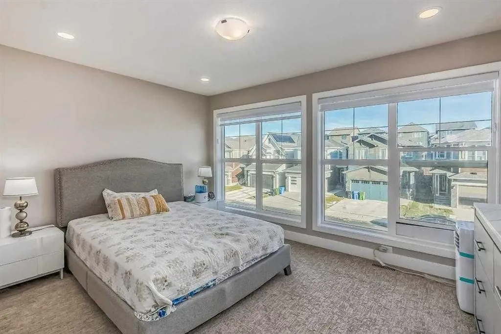 155 Lucas Terrace NW Calgary AB T3P 1X3