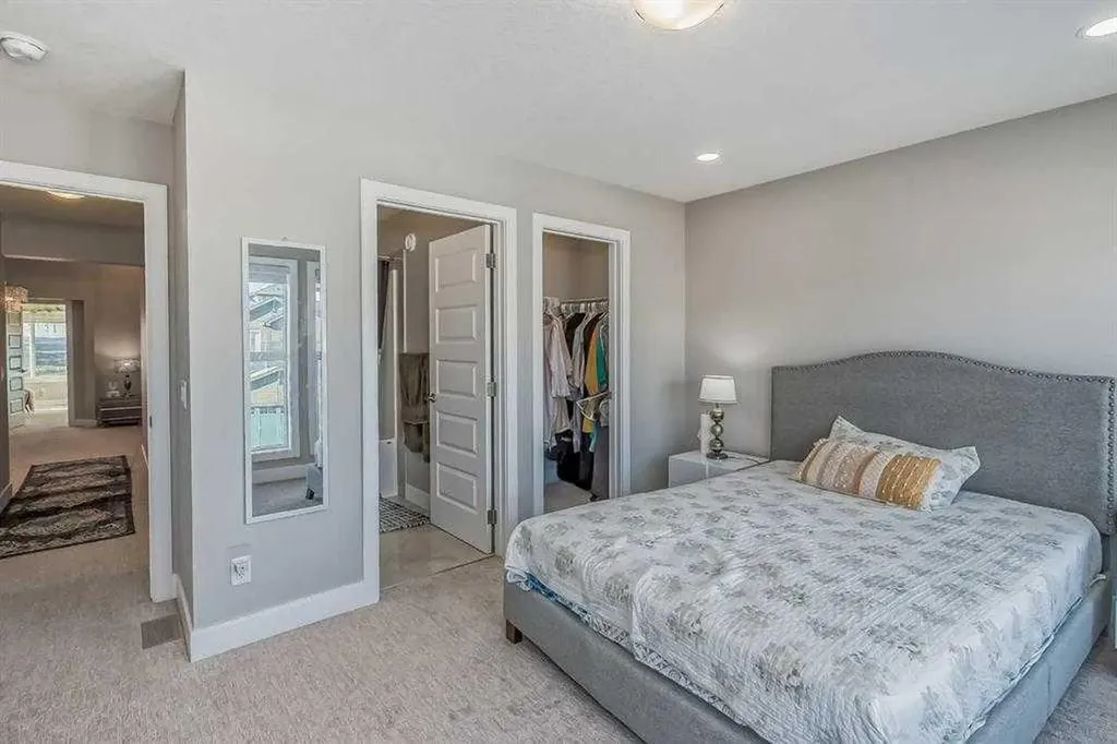 155 Lucas Terrace NW Calgary AB T3P 1X3