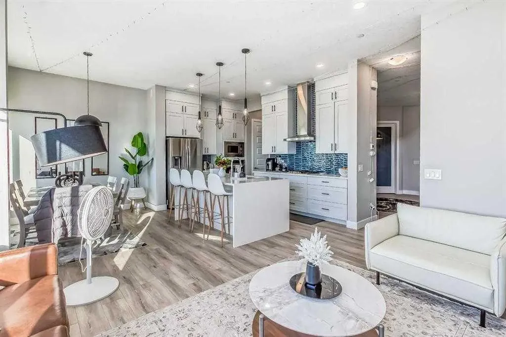 155 Lucas Terrace NW Calgary AB T3P 1X3