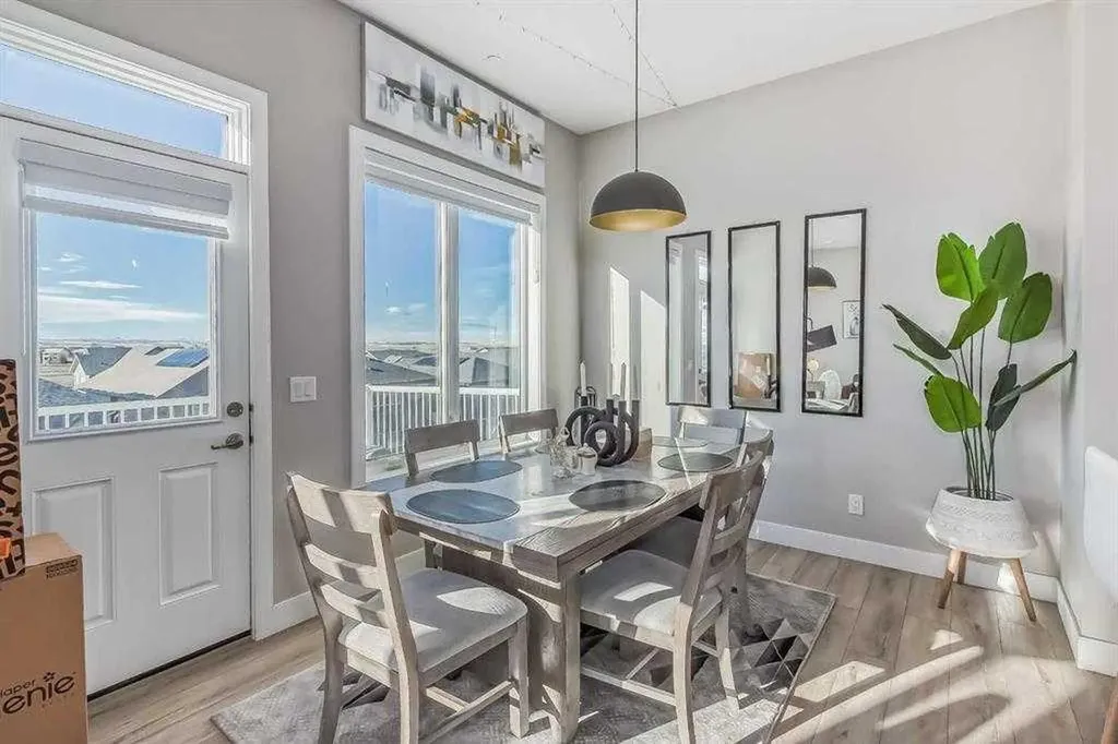 155 Lucas Terrace NW Calgary AB T3P 1X3