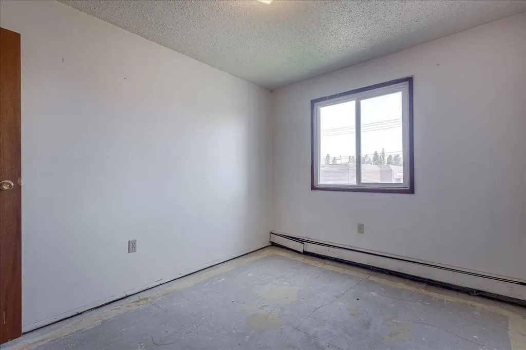 4904 54 Street Red Deer AB T2N 2G8