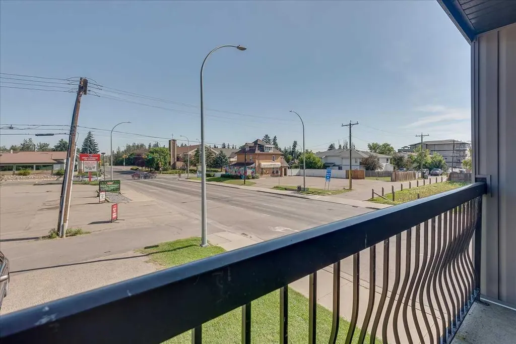4904 54 Street Red Deer AB T2N 2G8