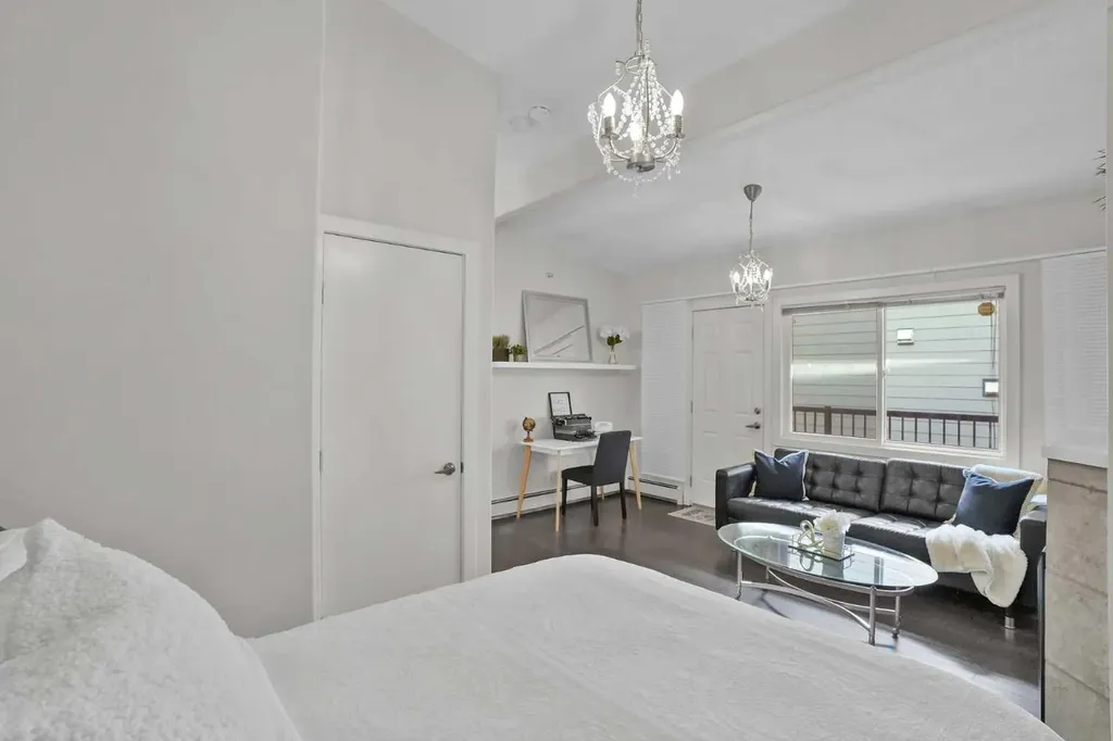 1618 28 Avenue SW Calgary AB T2T 1J4