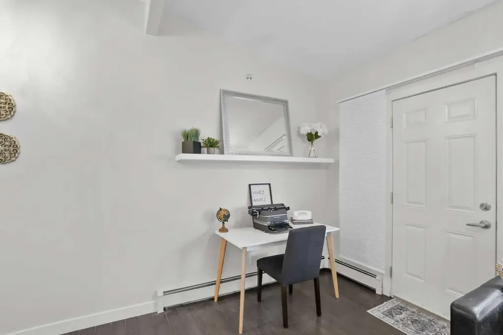 1618 28 Avenue SW Calgary AB T2T 1J4