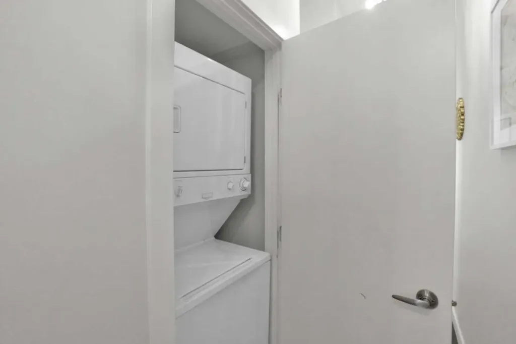 1618 28 Avenue SW Calgary AB T2T 1J4