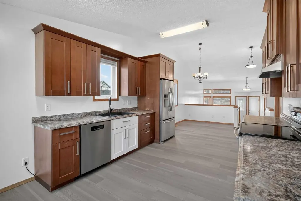 31 Fairways Drive NW Airdrie AB T4B 2P5
