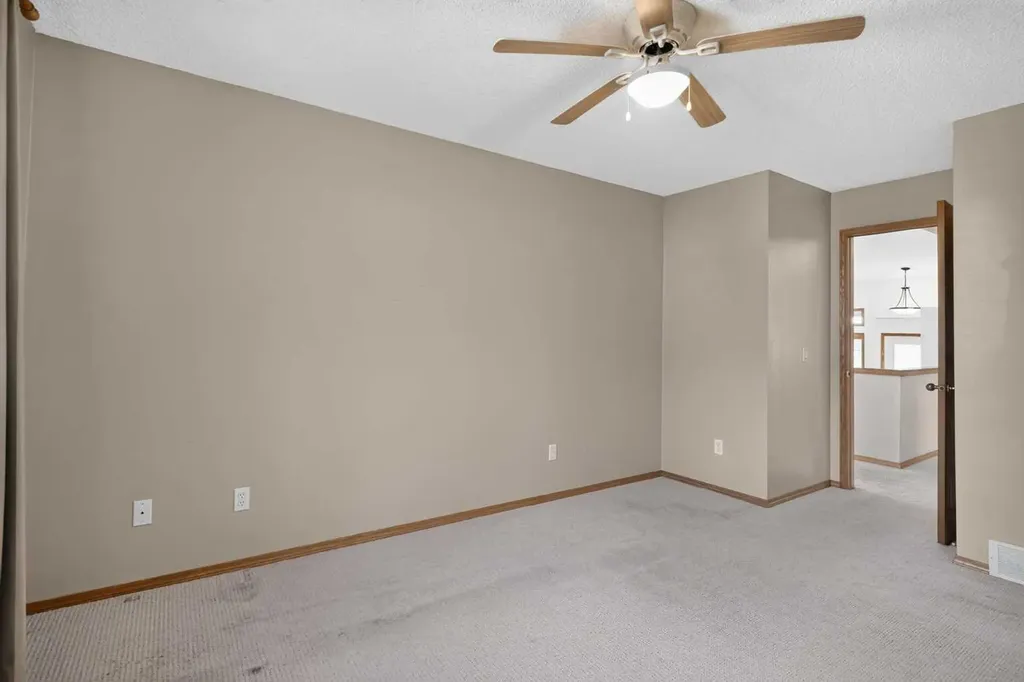 31 Fairways Drive NW Airdrie AB T4B 2P5
