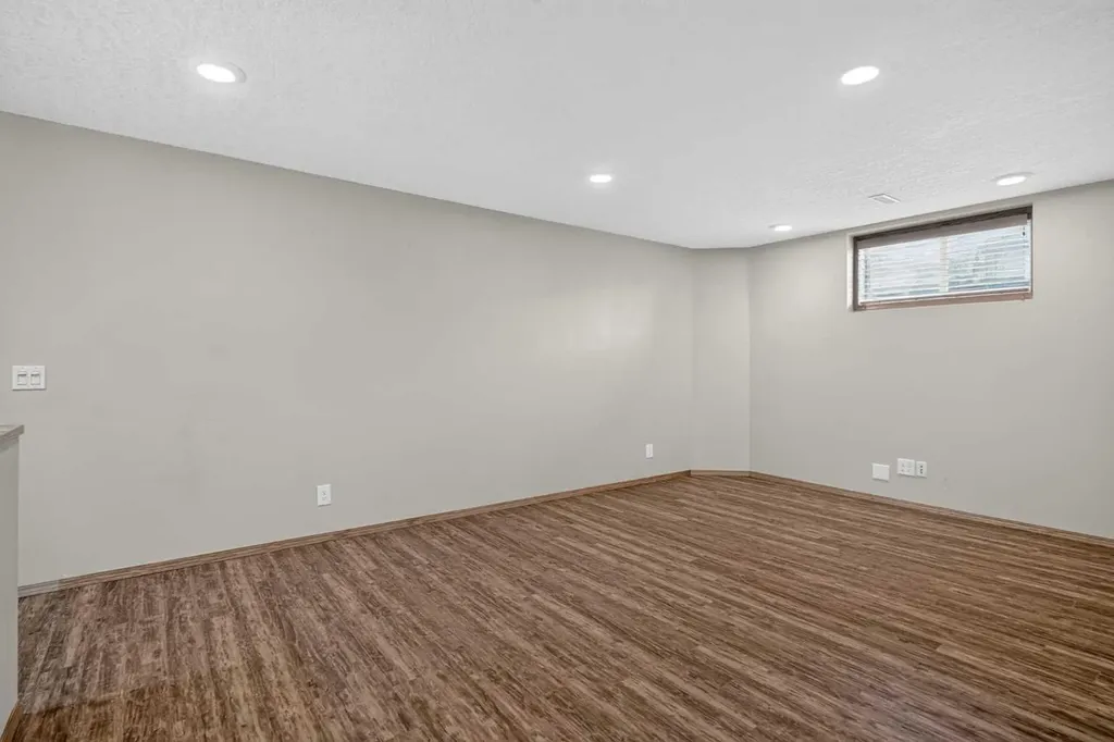 31 Fairways Drive NW Airdrie AB T4B 2P5