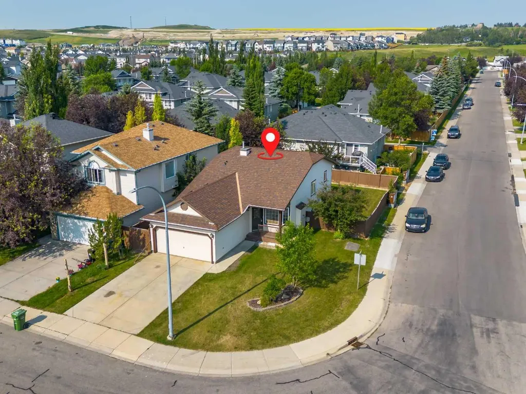 31 Fairways Drive NW Airdrie AB T4B 2P5
