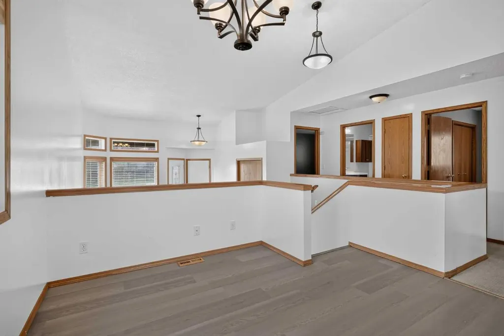 31 Fairways Drive NW Airdrie AB T4B 2P5