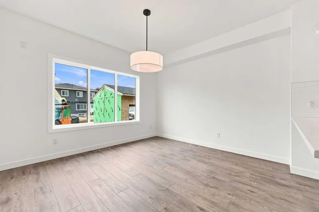 268 Huxbury View NE Calgary AB T2A 8C4