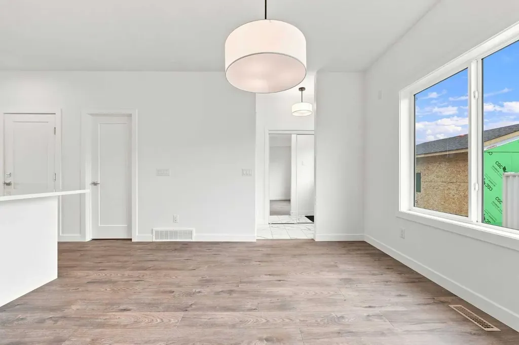 268 Huxbury View NE Calgary AB T2A 8C4