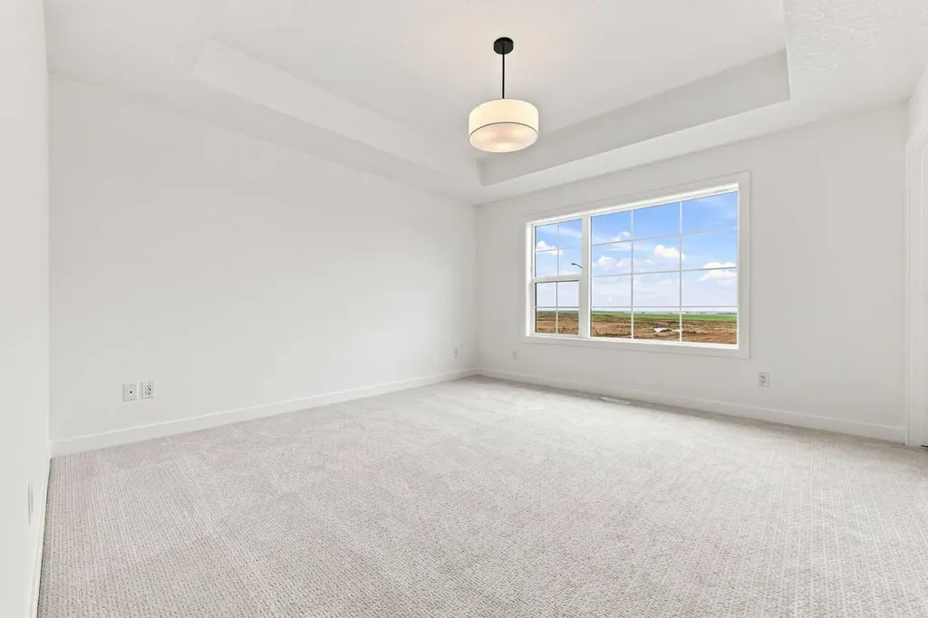 268 Huxbury View NE Calgary AB T2A 8C4