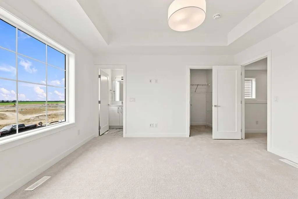 268 Huxbury View NE Calgary AB T2A 8C4