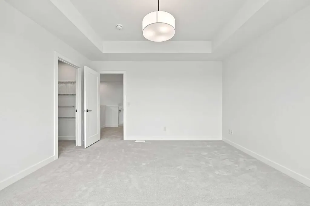 268 Huxbury View NE Calgary AB T2A 8C4