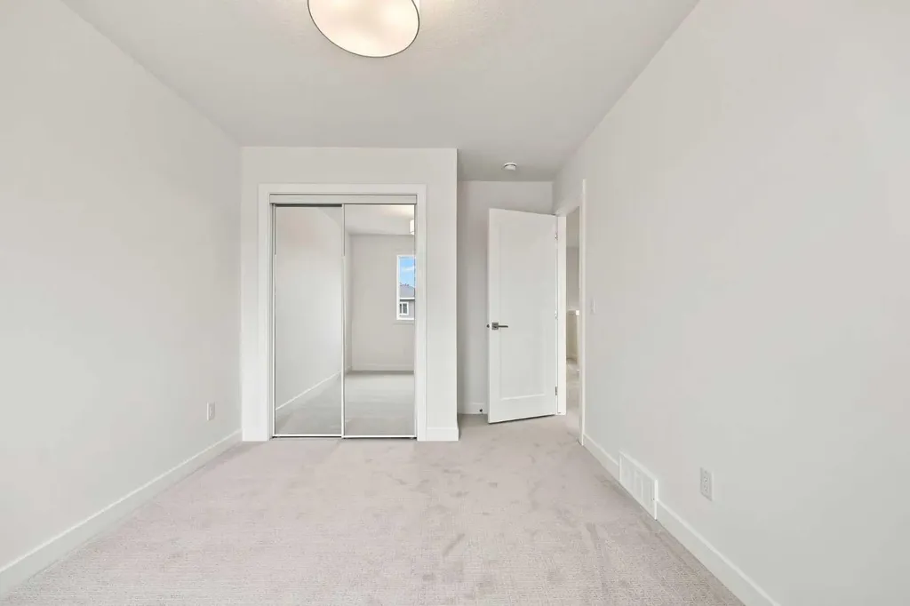 268 Huxbury View NE Calgary AB T2A 8C4