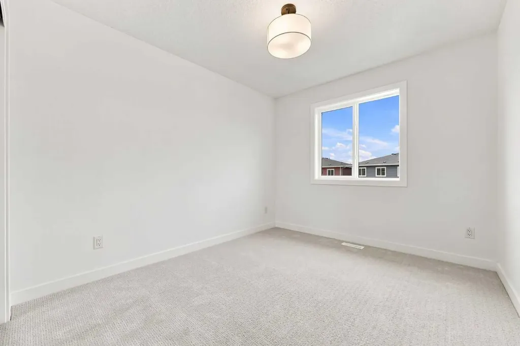 268 Huxbury View NE Calgary AB T2A 8C4