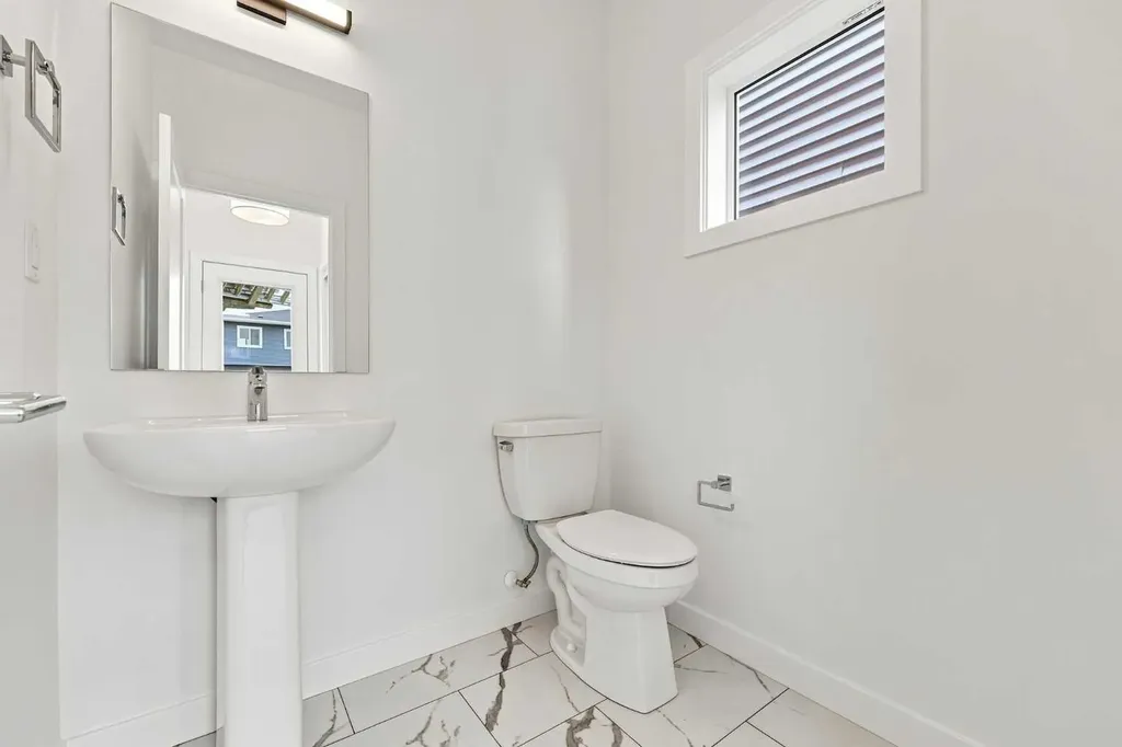 268 Huxbury View NE Calgary AB T2A 8C4