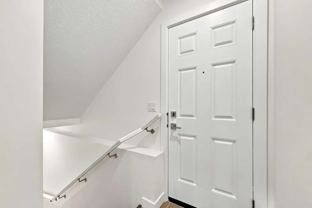 268 Huxbury View NE Calgary AB T2A 8C4