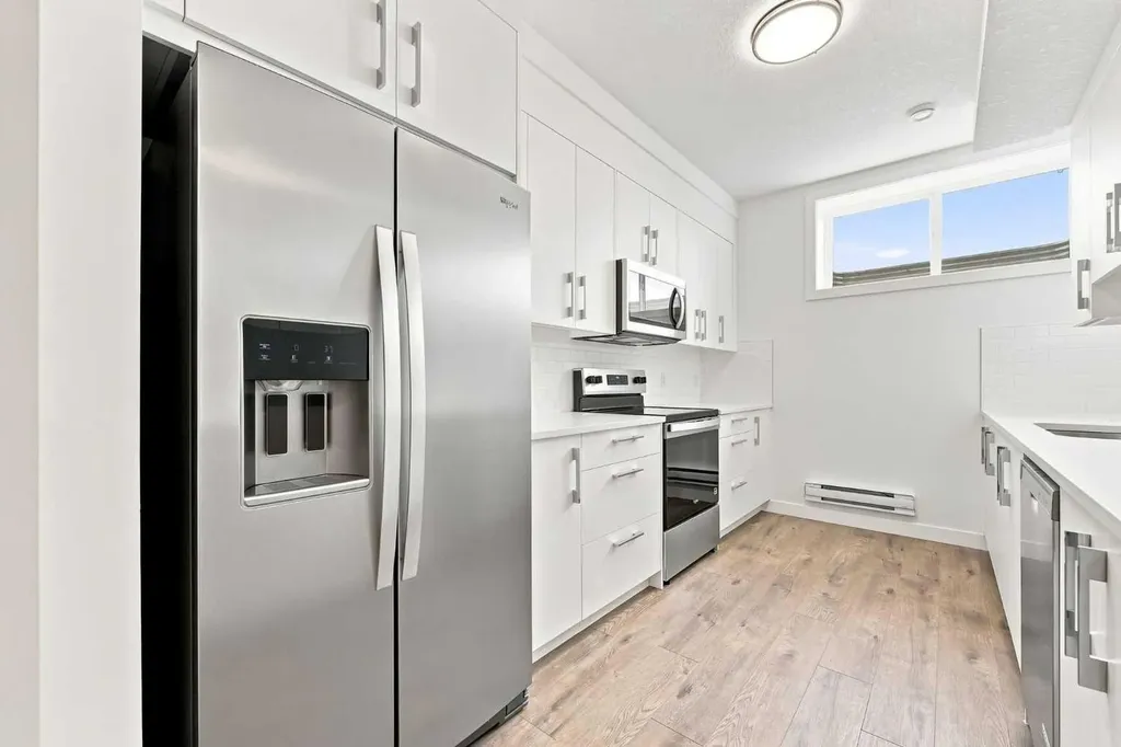 268 Huxbury View NE Calgary AB T2A 8C4