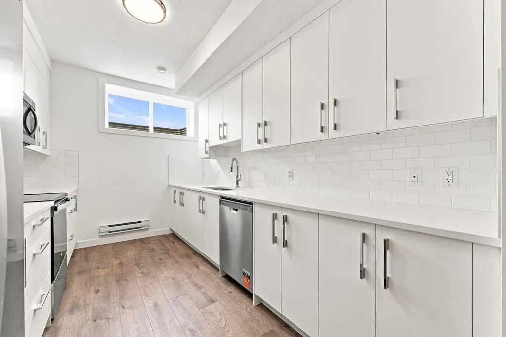 268 Huxbury View NE Calgary AB T2A 8C4