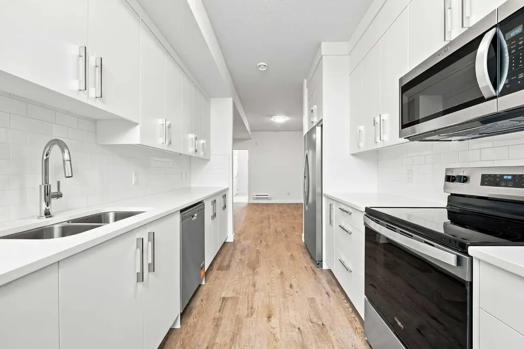 268 Huxbury View NE Calgary AB T2A 8C4