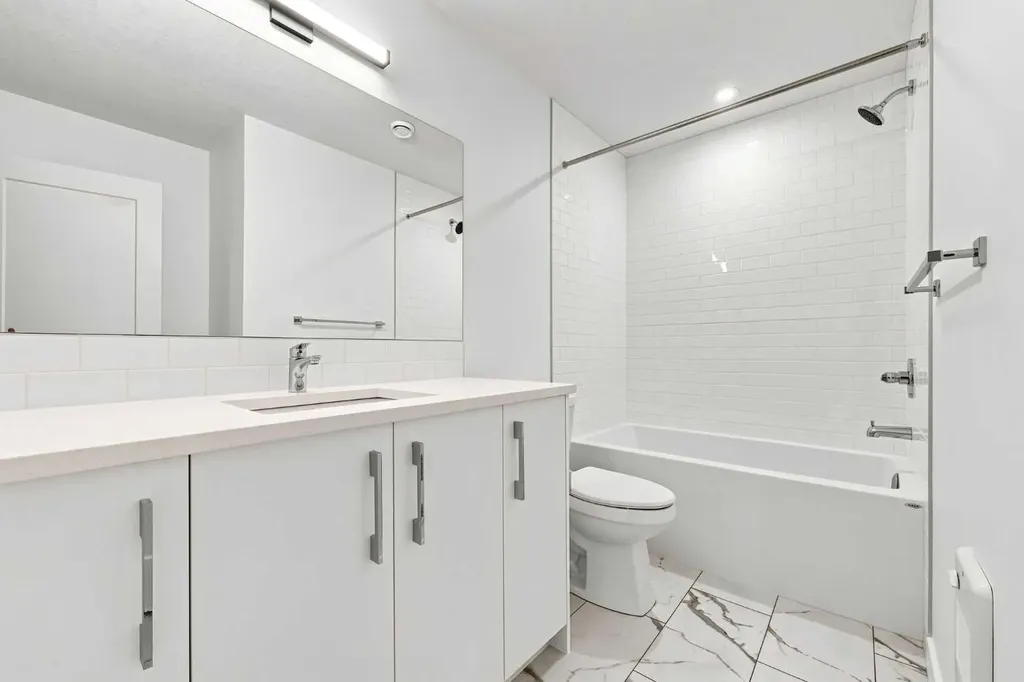 268 Huxbury View NE Calgary AB T2A 8C4