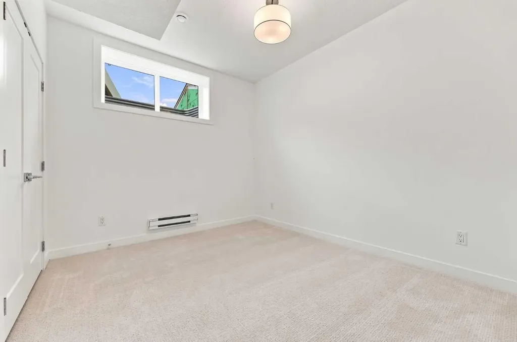 268 Huxbury View NE Calgary AB T2A 8C4