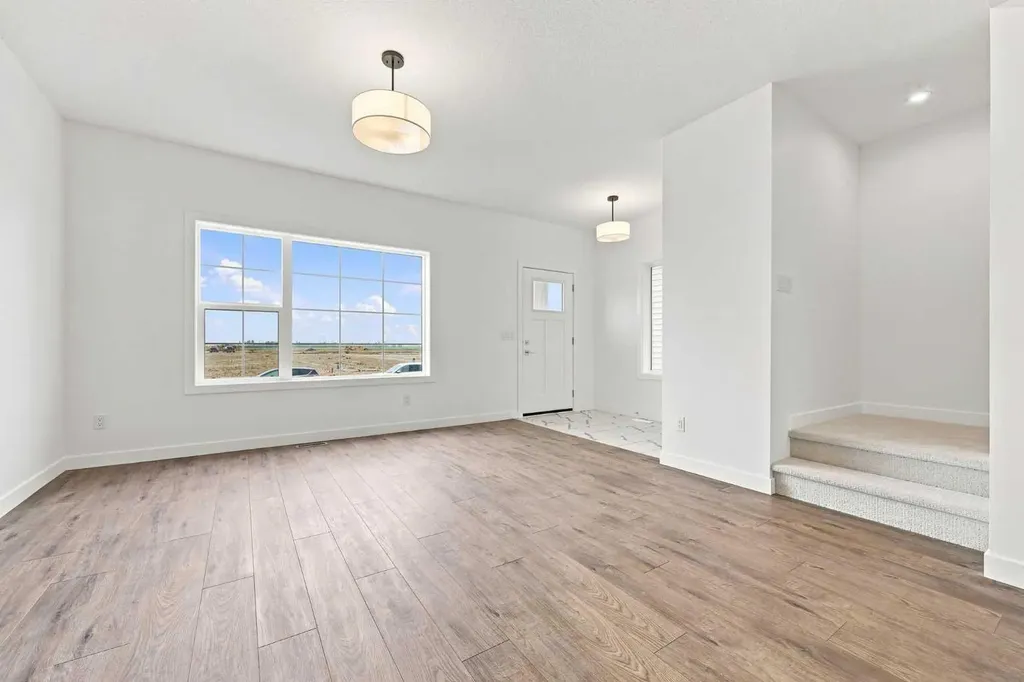 268 Huxbury View NE Calgary AB T2A 8C4