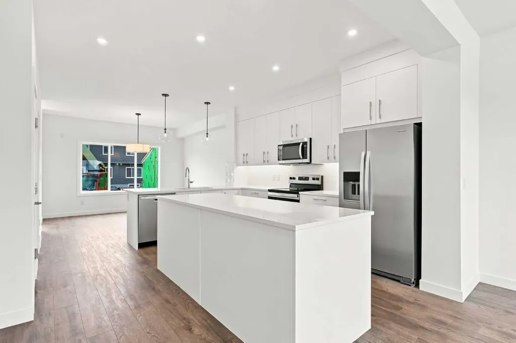 268 Huxbury View NE Calgary AB T2A 8C4