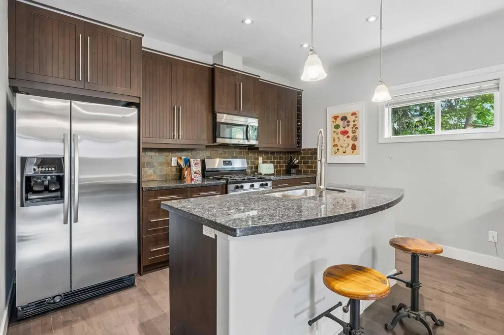 441 20 Avenue NE Calgary AB T2E 1R3