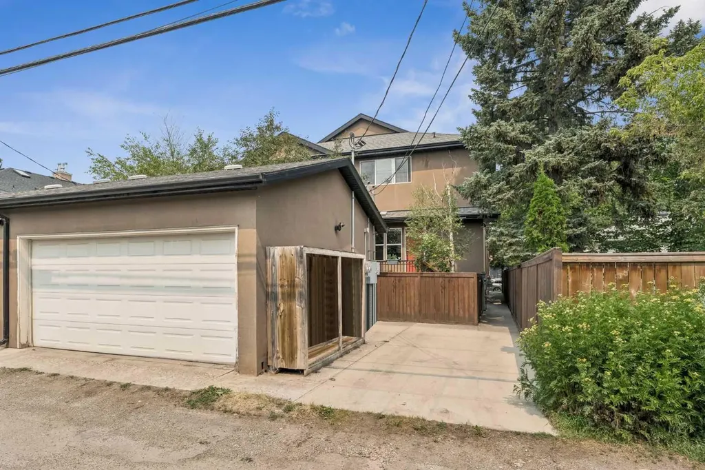 441 20 Avenue NE Calgary AB T2E 1R3