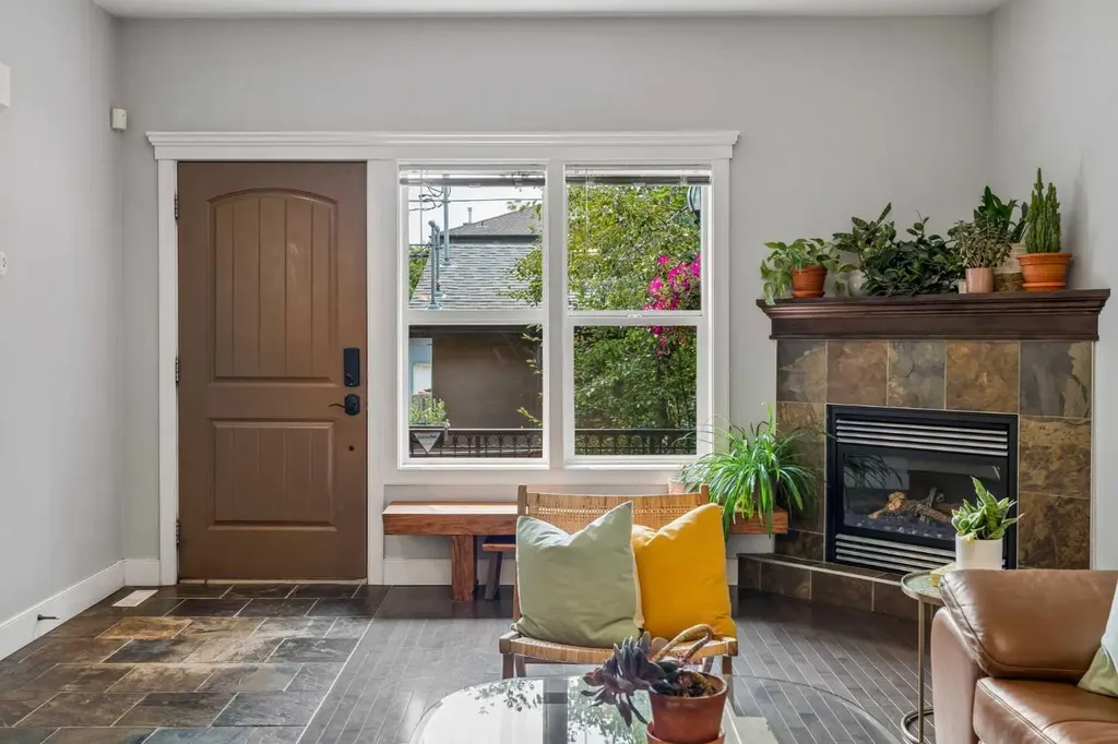 441 20 Avenue NE Calgary AB T2E 1R3