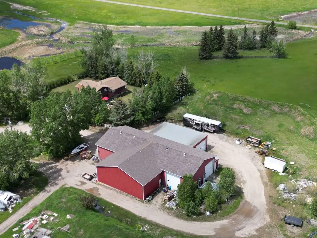 241053 Highway 24 Rural Wheatland County AB T1P 0W9