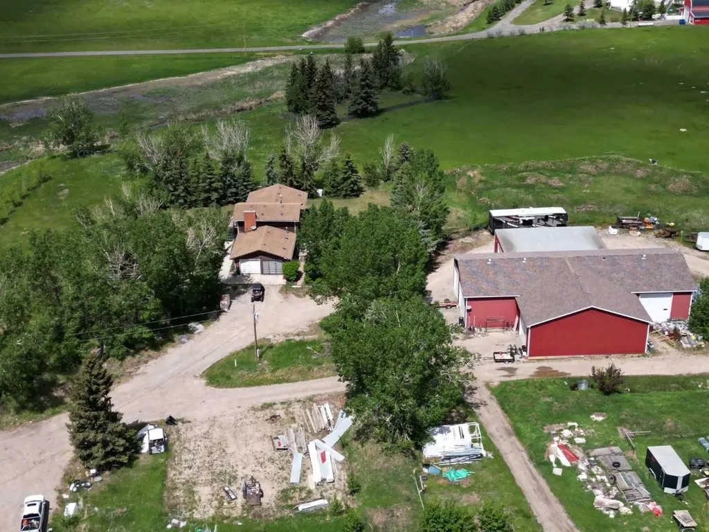 241053 Highway 24 Rural Wheatland County AB T1P 0W9