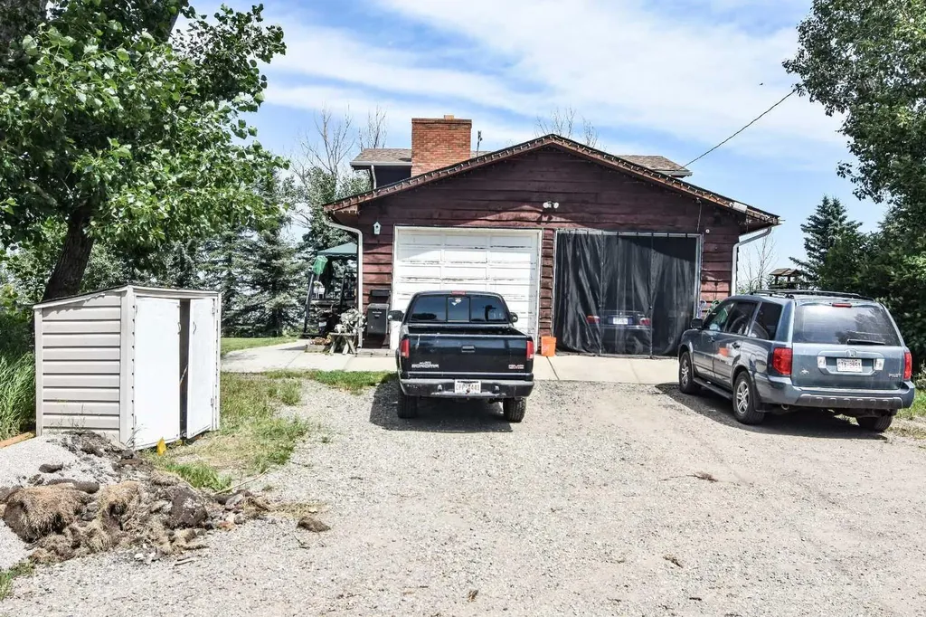 241053 Highway 24 Rural Wheatland County AB T1P 0W9