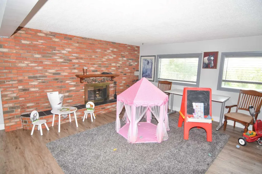 241053 Highway 24 Rural Wheatland County AB T1P 0W9