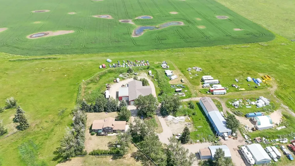 241053 Highway 24 Rural Wheatland County AB T1P 0W9