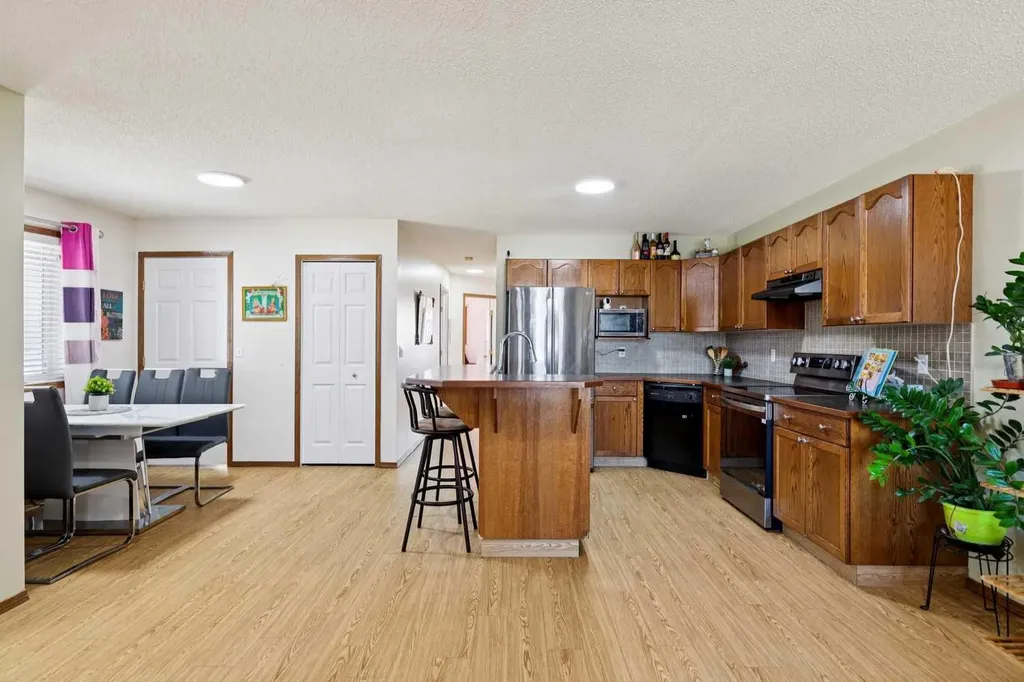 1916B 29 Avenue Nanton AB T0L 1R0