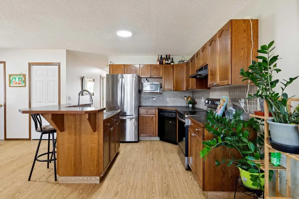 1916B 29 Avenue Nanton AB T0L 1R0