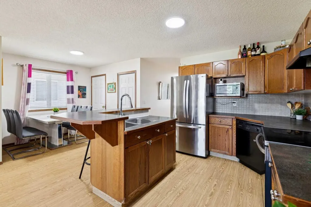1916B 29 Avenue Nanton AB T0L 1R0