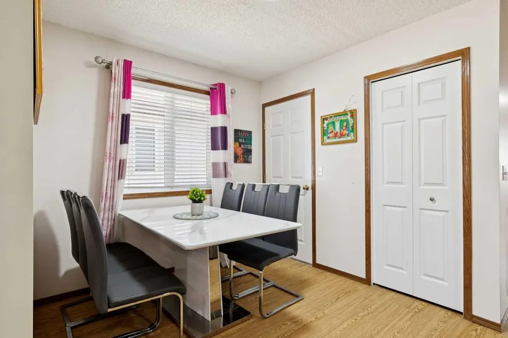 1916B 29 Avenue Nanton AB T0L 1R0