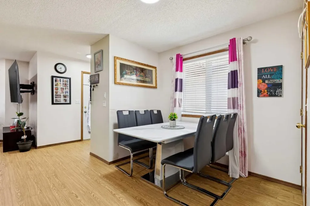1916B 29 Avenue Nanton AB T0L 1R0