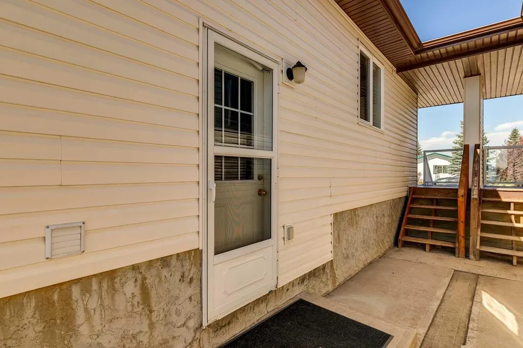 1916B 29 Avenue Nanton AB T0L 1R0