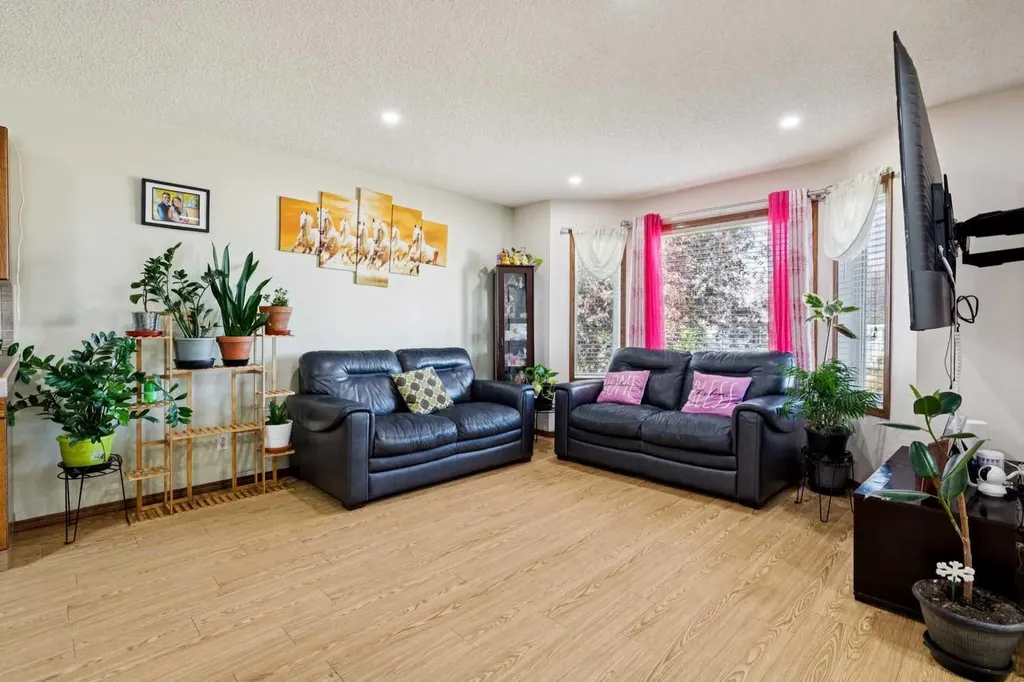 1916B 29 Avenue Nanton AB T0L 1R0